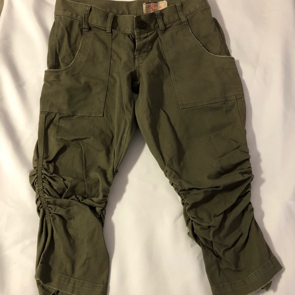 La Rok Low-rise, olive denim, capris with ruching.